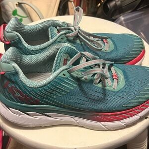 HOKA Clifton 5 Women's Teal and Red Running shoes
